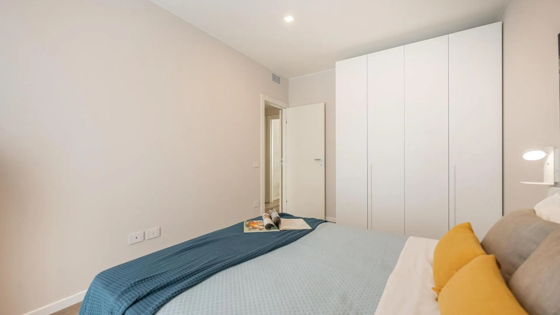 Wave Island H2 Apartment Lido di Jesolo 0*,  Italy